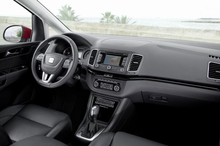  Seat Alhambra 2010 года  (фото 40 из 113)
